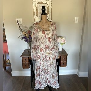 Mossimo Ladies Feminine and flowy dress